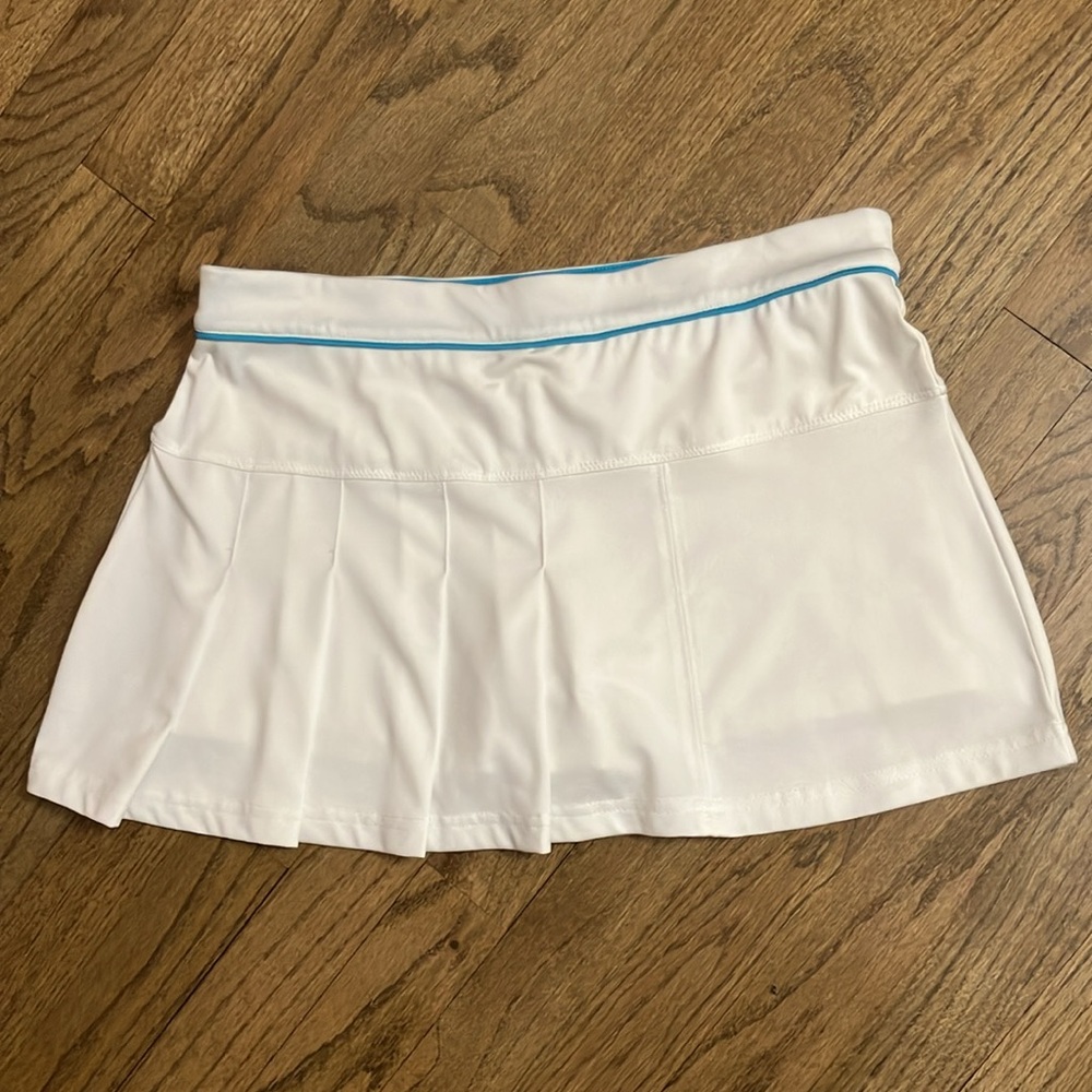 Bollé White Asymmetrical Pleated M Skort Turquoise Trim Tennis Pickleball Mini